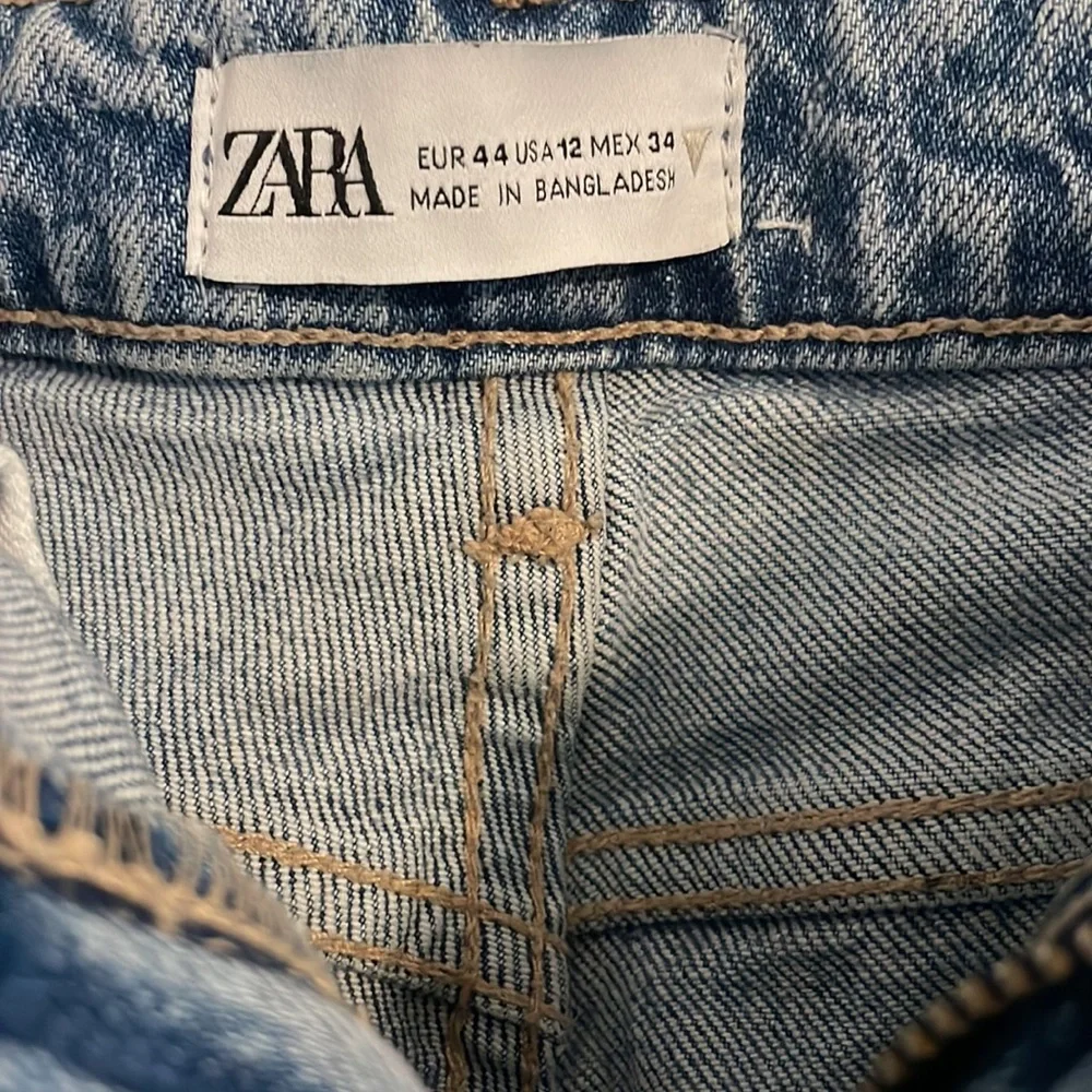 Zara Straight Leg Jeans - Picture 4 of 4